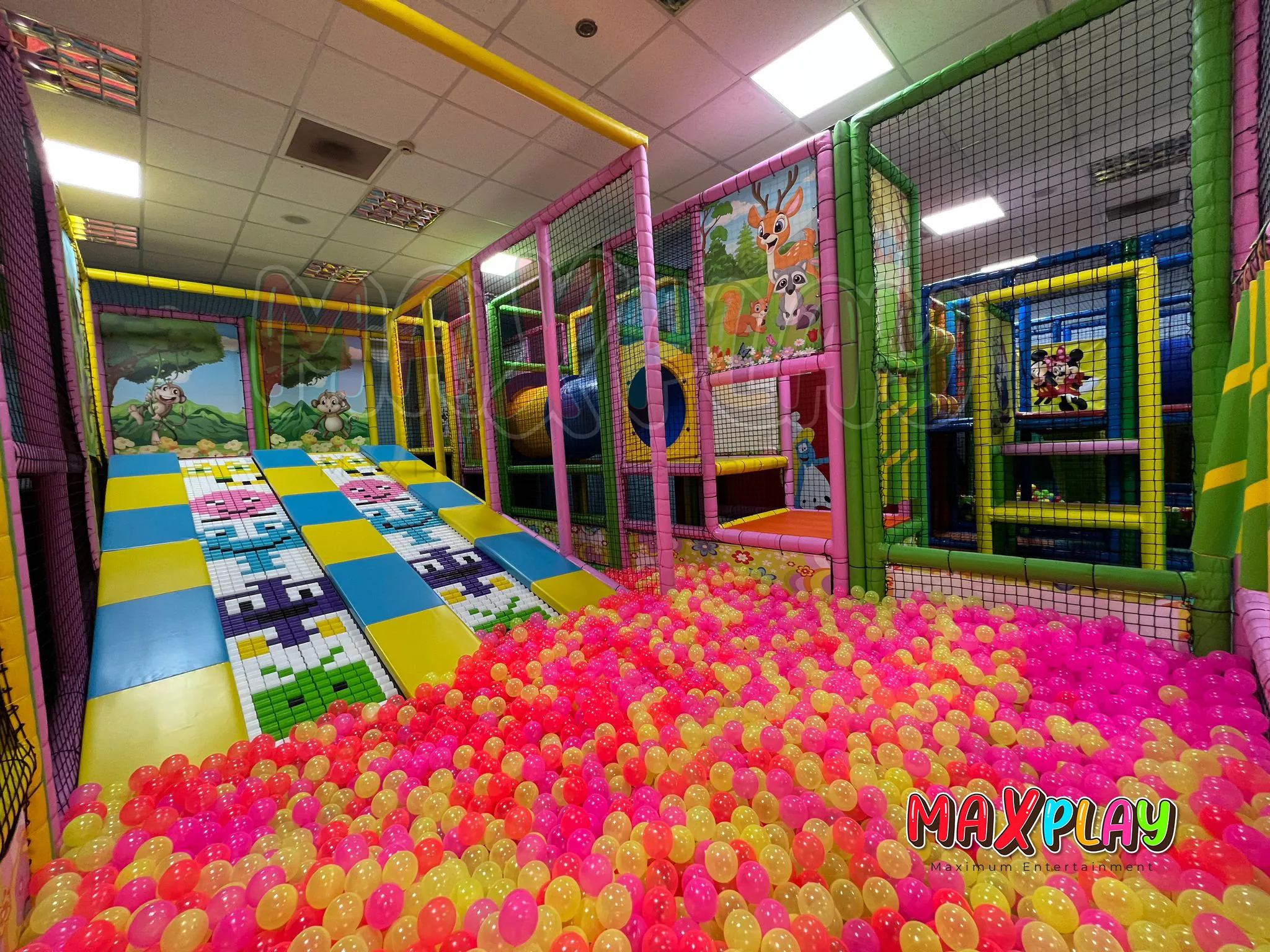 MaxPlay - Top Havuzu Oyun Parkı ile Eğlenceli ve Güvenli Deneyimler 