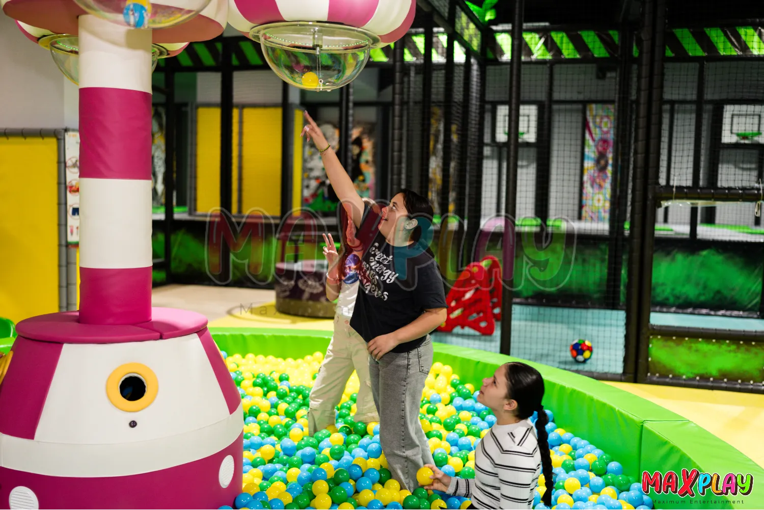 MaxPlay - Exploring Indoor Playground Structures Types, Materials, and Design Principles